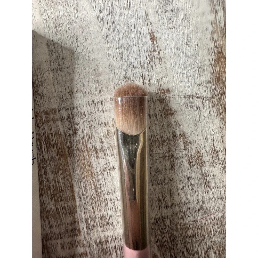 Rare‎ Beauty Stay Vulnerable All-Over Eyeshadow Brush (NIB) · Selena Gomez $18